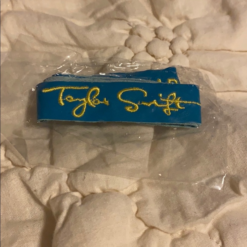 Rare taylor swift Fearless bracelet